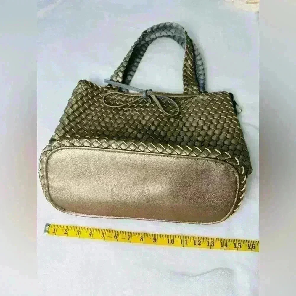 Large Woven Vegan Metallic Tote Bag With Tie Closure. - Picture 4 of 6